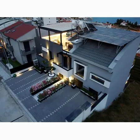 Διαμέρισμα Golden Oasis *