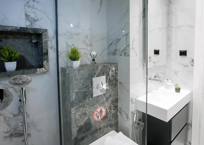 Golden Oasis Apartament