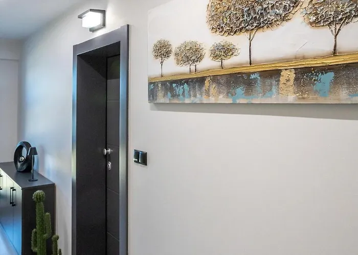 Apartament Golden Oasis