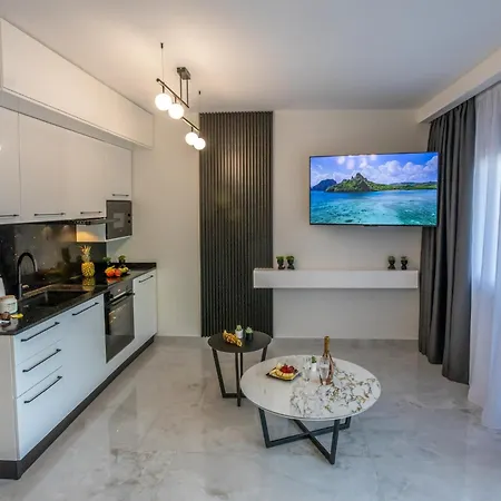 Luxury Golden Oasis Lejlighed