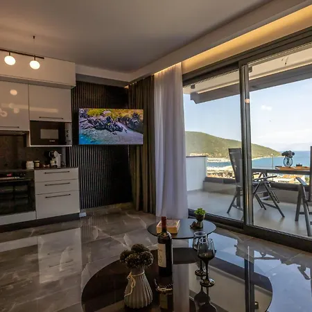 Luxury Golden Oasis Néa Péramos