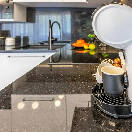 Apartment Golden Oasis *