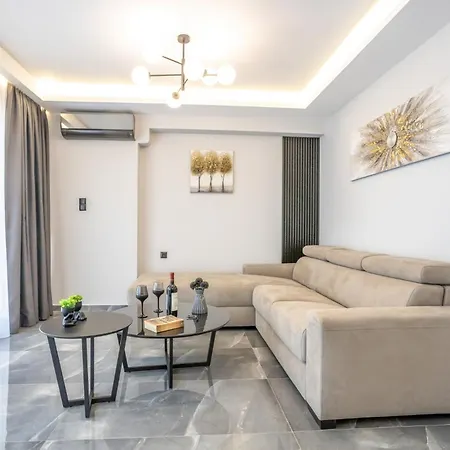 Luxury Golden Oasis Néa Péramos