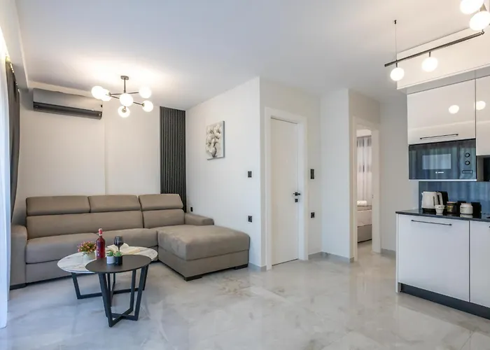Golden Oasis Apartament