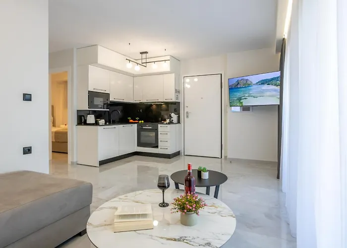 Apartament Golden Oasis