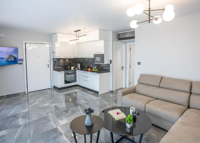 Golden Oasis * Néa Péramos