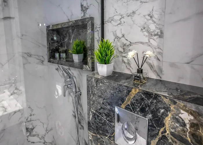 Golden Oasis Apartament *